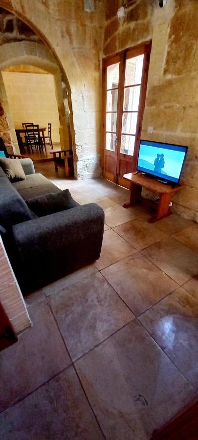 Ta Lucia Farmhouse With Private Pool And Bbq Santa Luċija Exterior foto